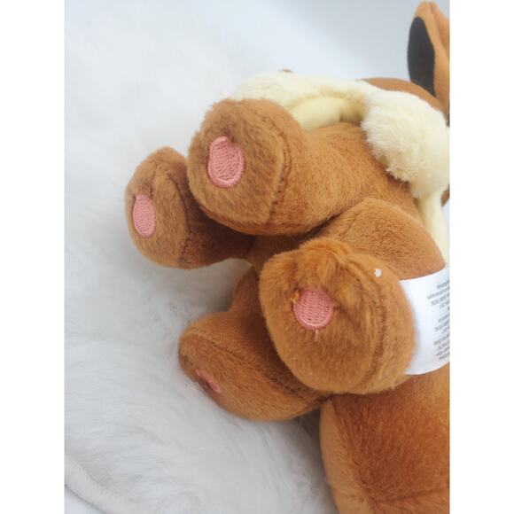 NEW Pokemon Eevee Plush - Tomy 2017 Stuffed Animal - With Tag - Picture 3 of 4